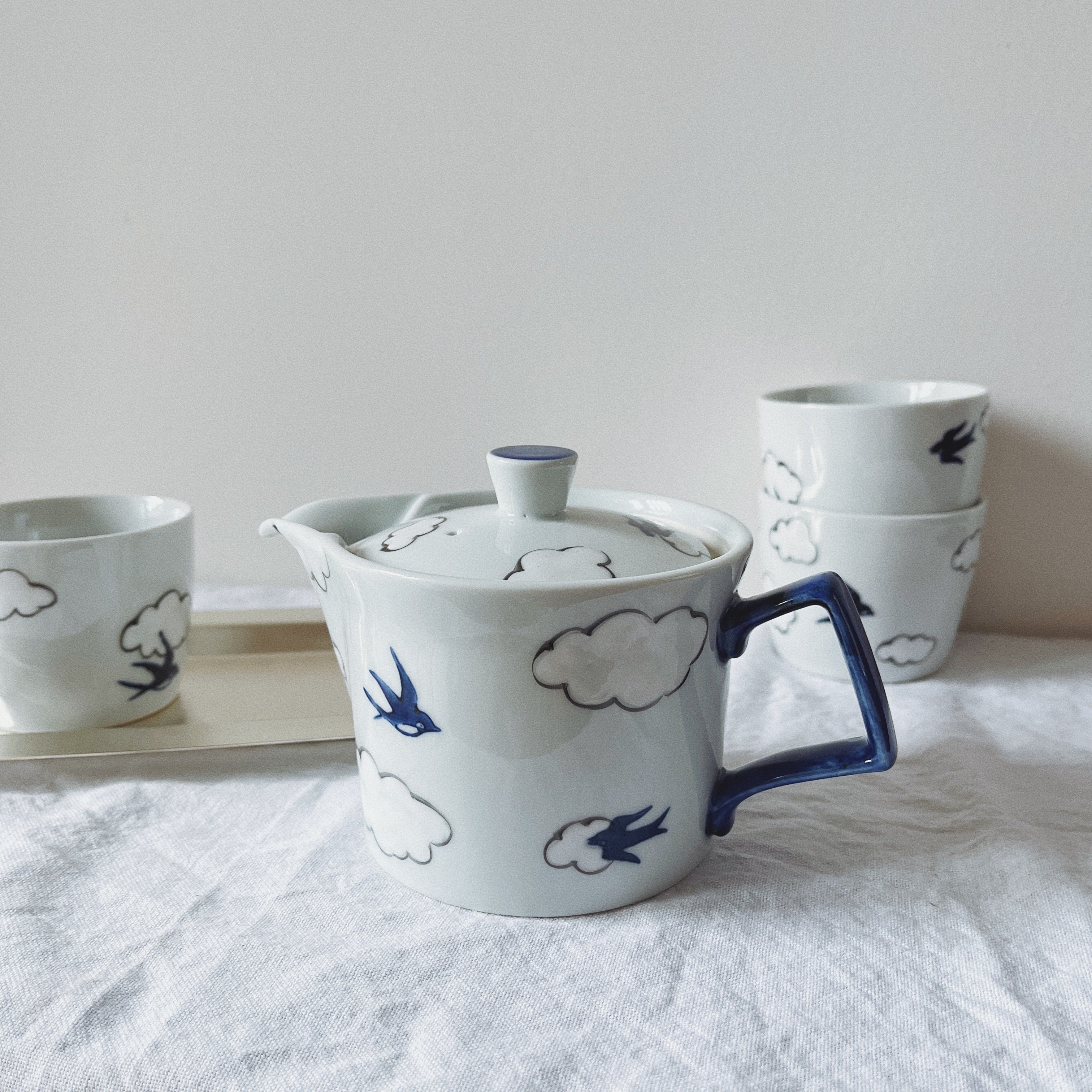 Arita Ware Cloud Swallow Hand-painted Teapot