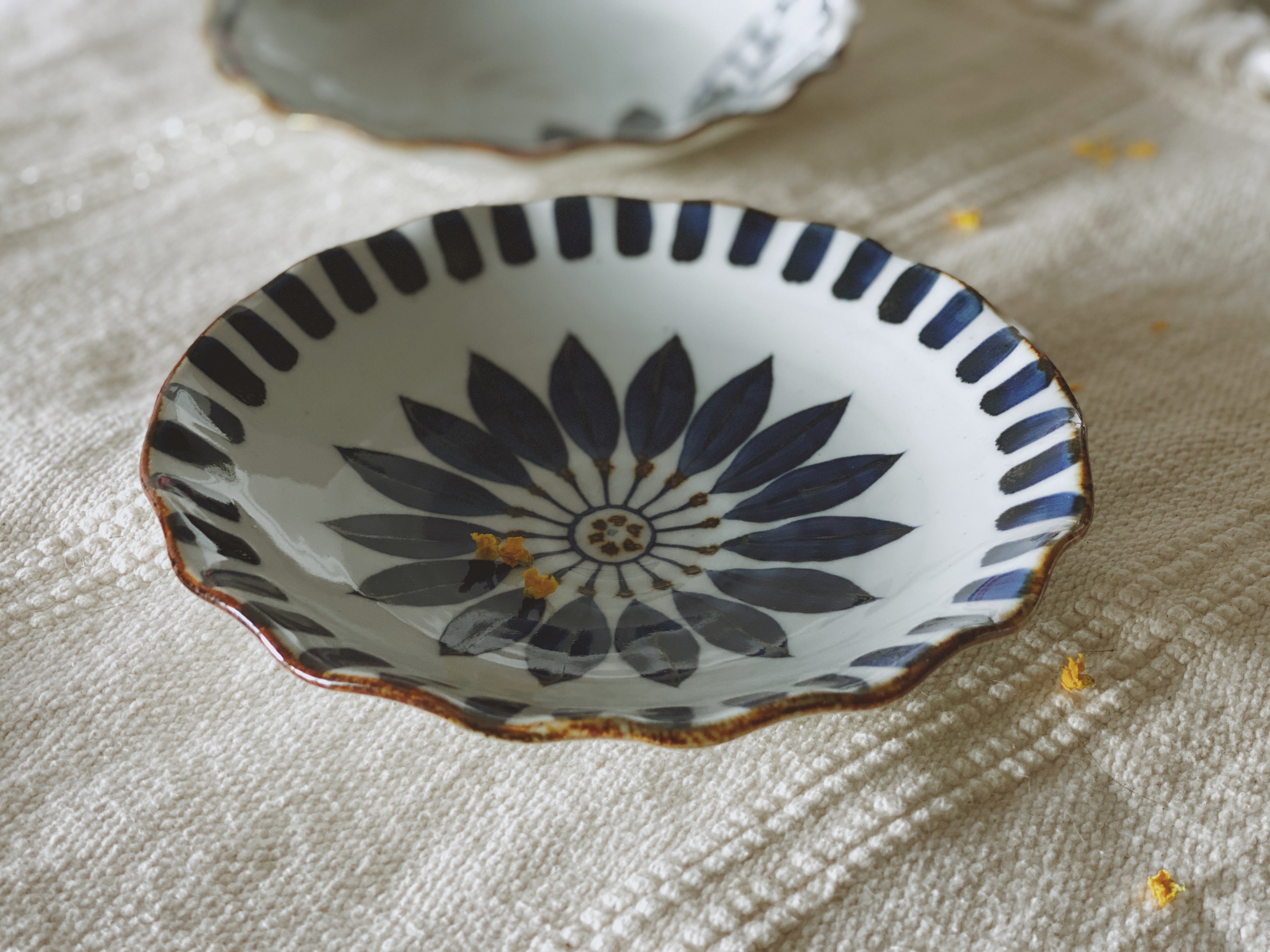 Shohogama Hand-painted Blue Flower Serving Plate