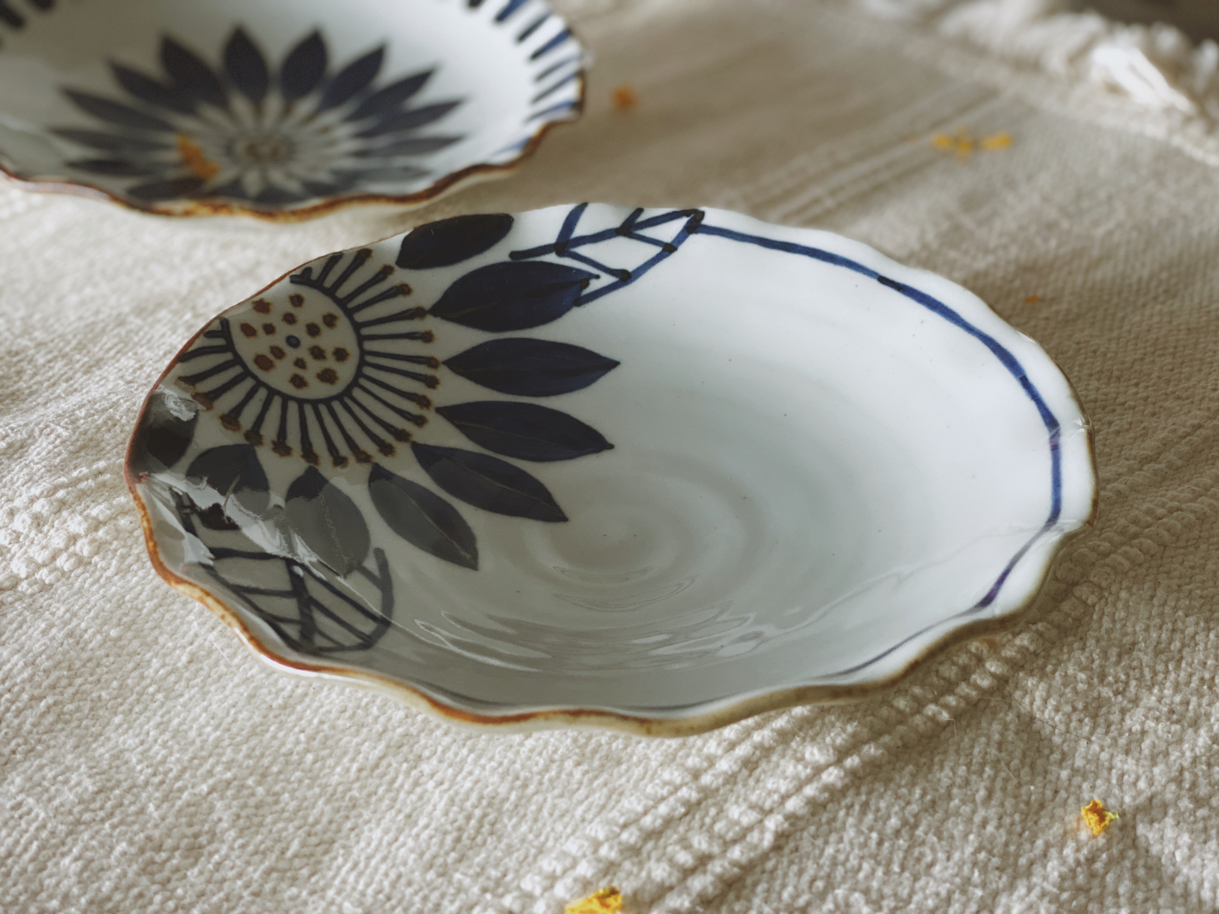 Shohogama Hand-painted Blue Flower Serving Plate