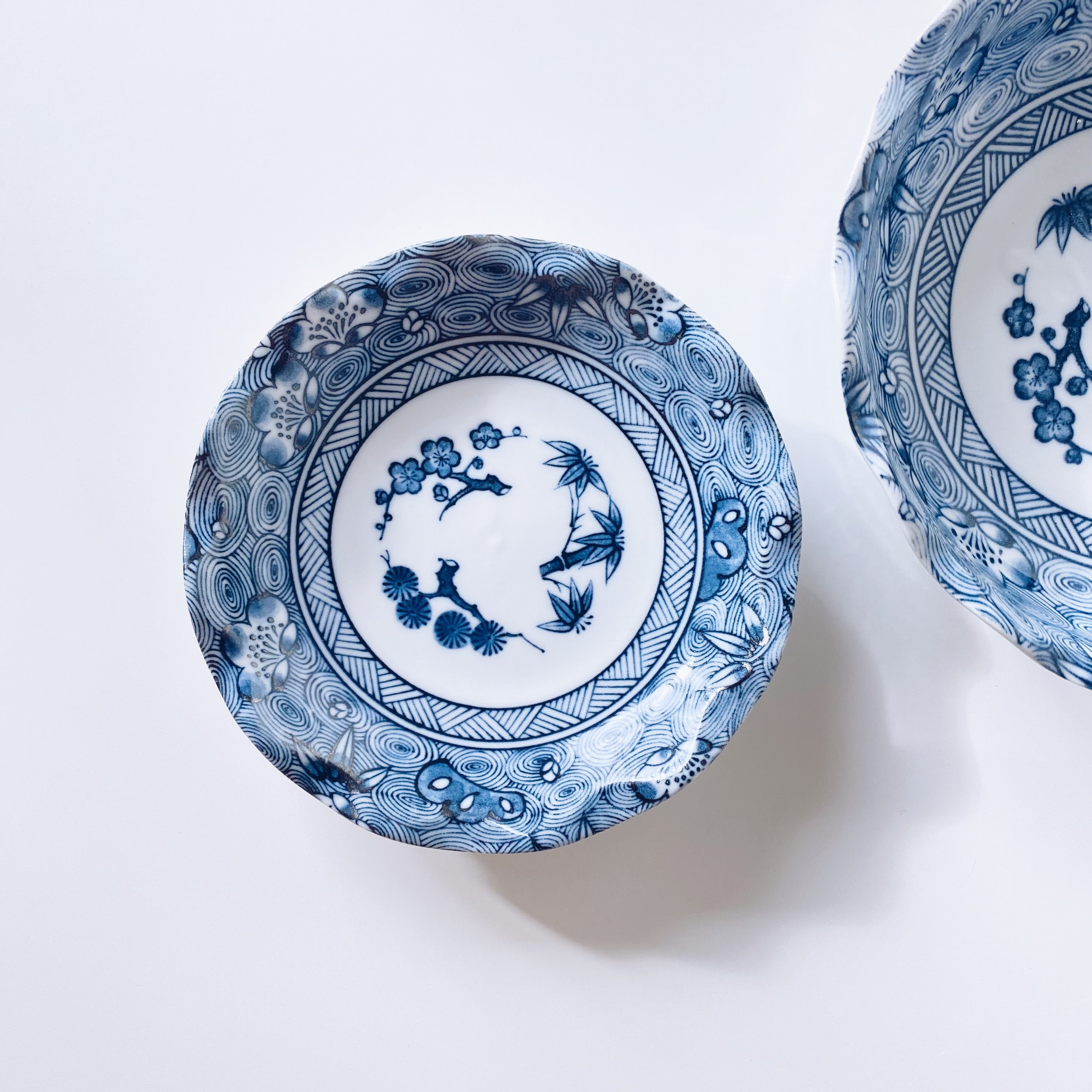 Blue and White Corrugated-edge Dishes - Pine/Bamboo/Plum Pattern