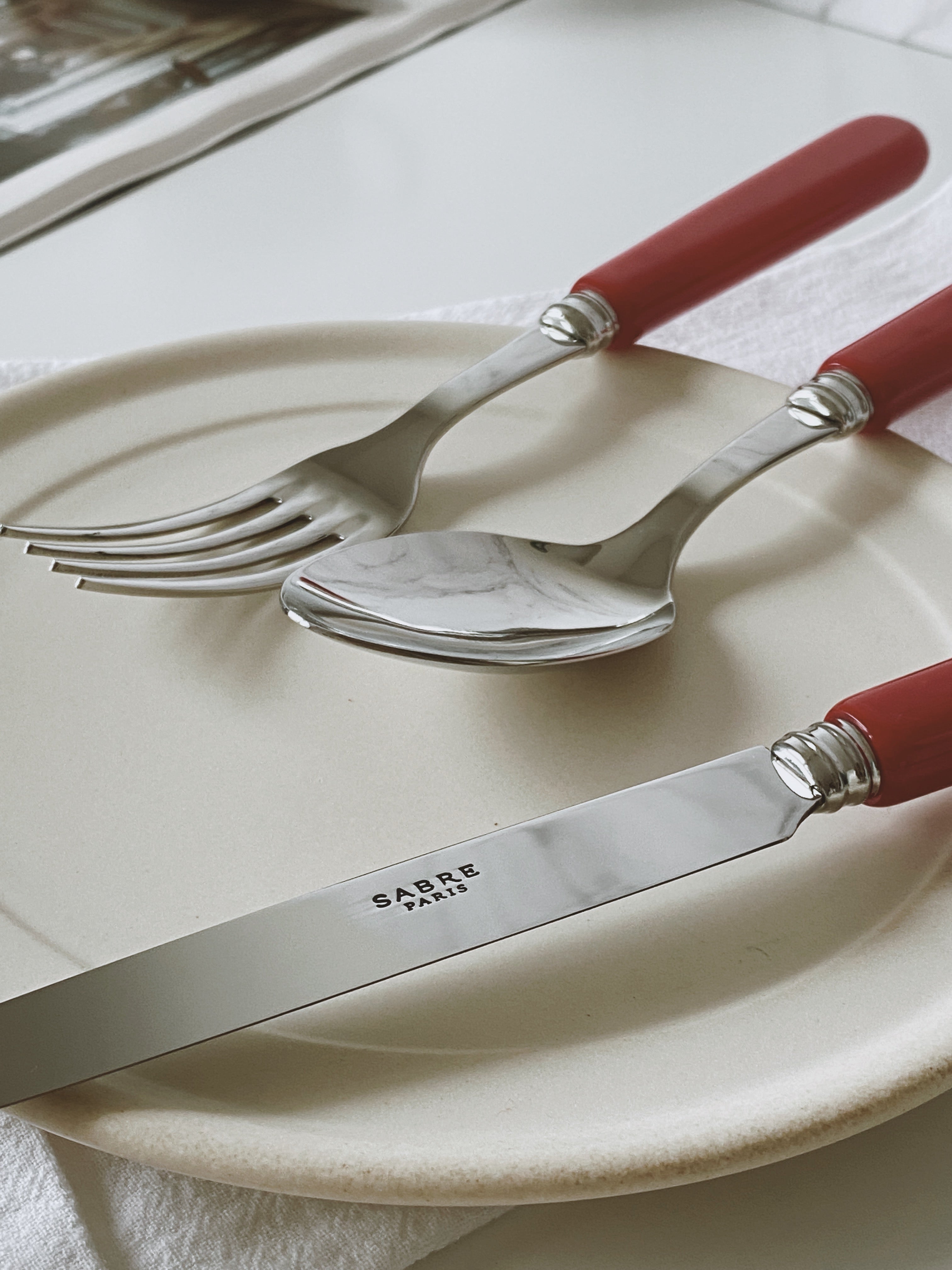 Sabre Paris Pop Collection Cutlery - Burgundy