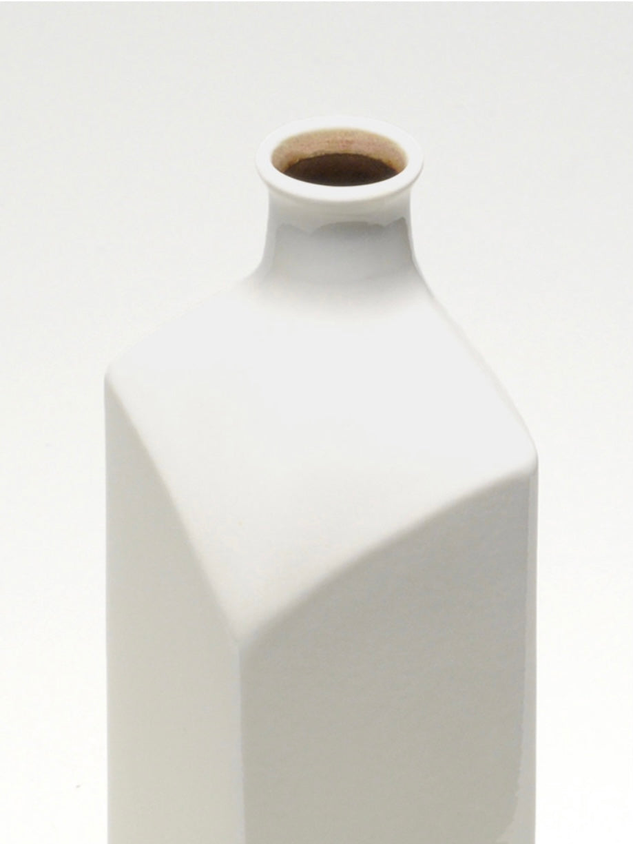 Hechimon Ceramic Bottle - White