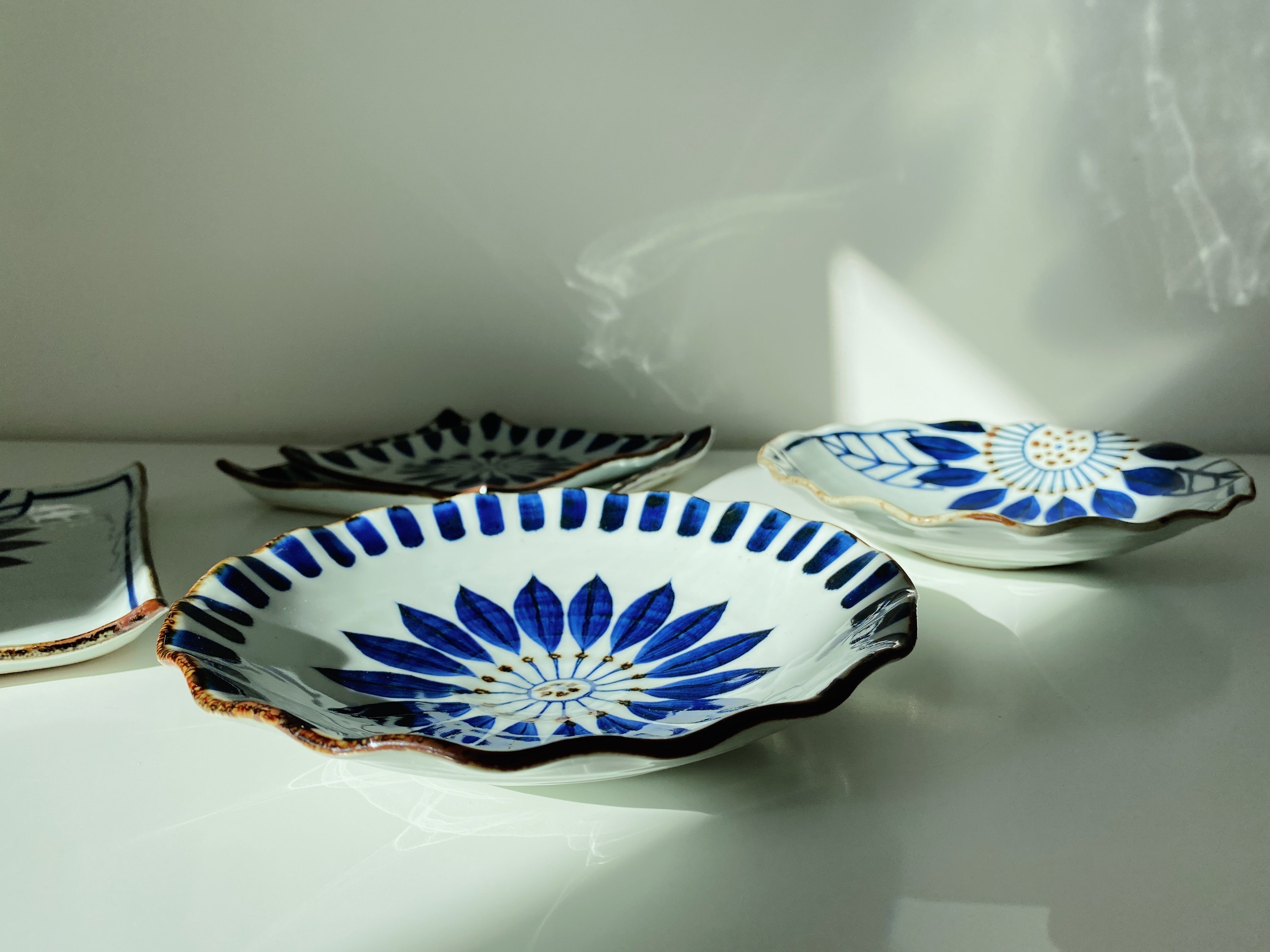 Shohogama Hand-painted Blue Flower Serving Plate