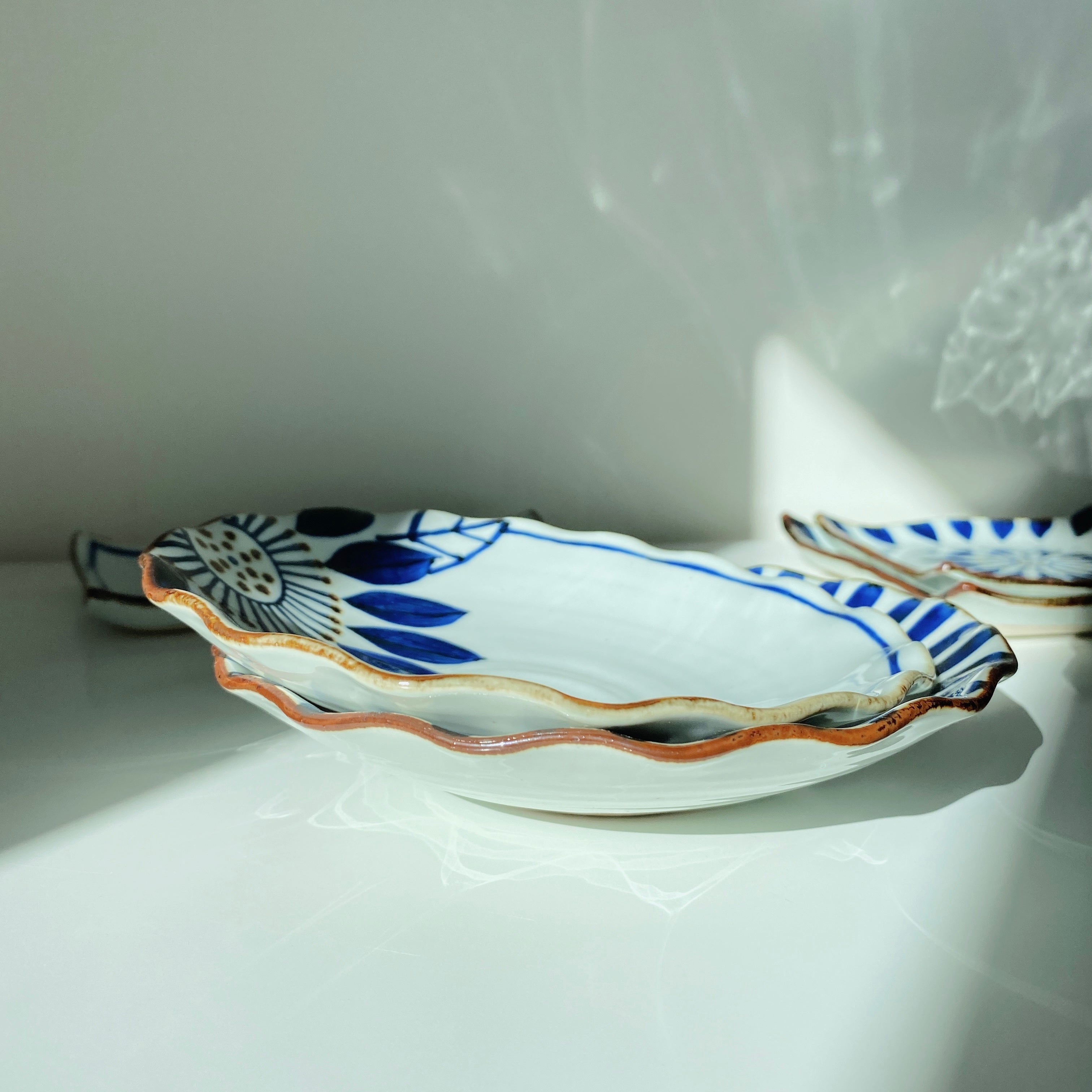 Shohogama Hand-painted Blue Flower Serving Plate