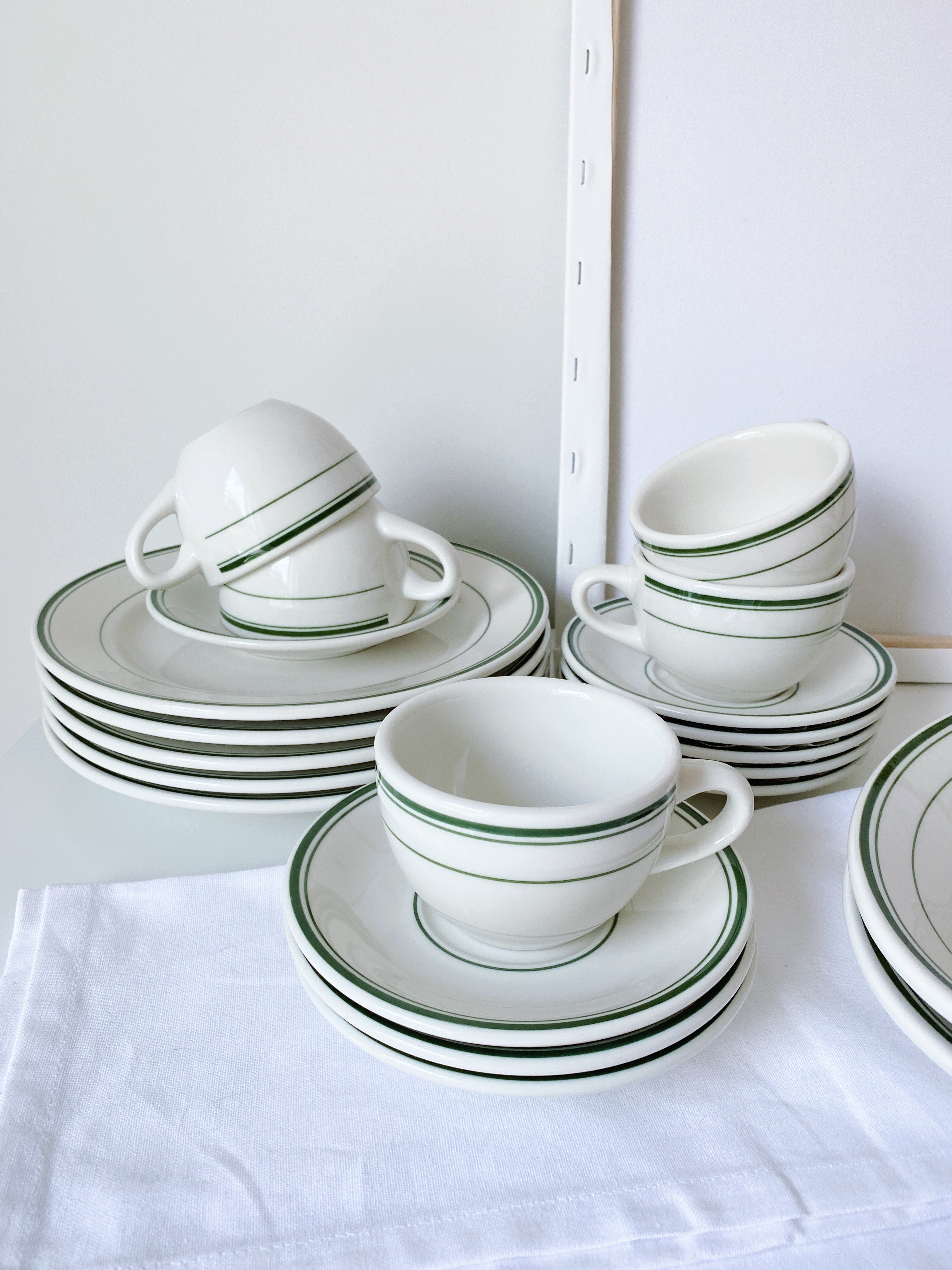 Tuxton Green Bay Round Cup & Saucer Set