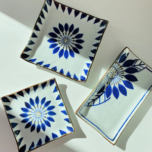 Shohogama Hand-painted Blue Flower Flat Plates